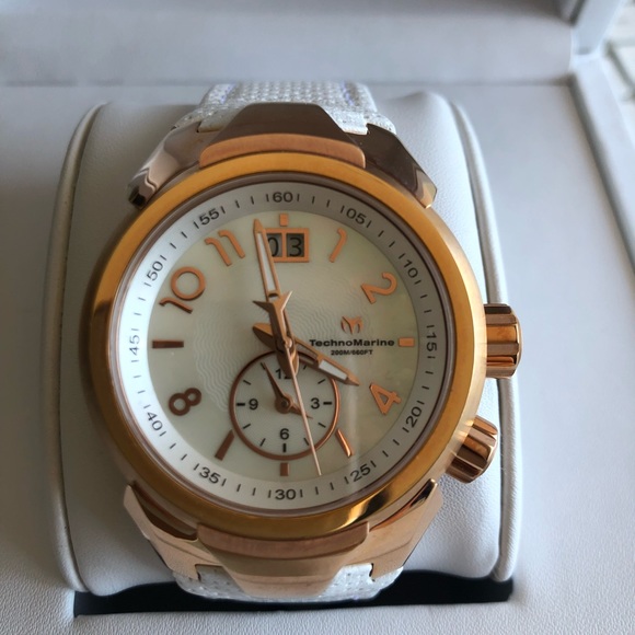 Watch - Picture 2 of 4